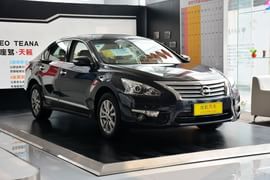 2013款日产天籁2.0L