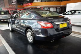 2013款日产天籁2.0L