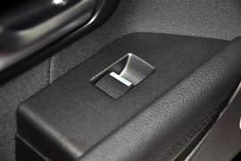 2014款路虎揽胜极光2.0T