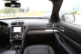 2018款福特探险者