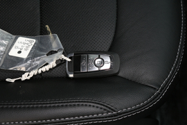 2018款福特探险者