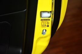 2014款铃木速翼特1.6L手动豪华版