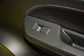 2014款铃木速翼特1.6L手动豪华版
