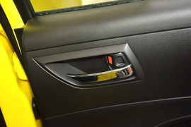 2014款铃木速翼特1.6L手动豪华版