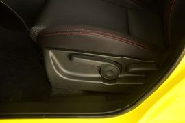 2014款铃木速翼特1.6L手动豪华版