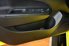2014款铃木速翼特1.6L手动豪华版