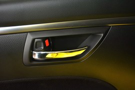 2014款铃木速翼特1.6L手动豪华版