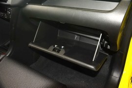 2014款铃木速翼特1.6L手动豪华版