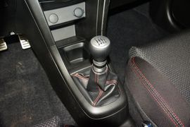 2014款铃木速翼特1.6L手动豪华版