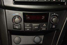 2014款铃木速翼特1.6L手动豪华版