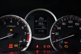 2014款铃木速翼特1.6L手动豪华版