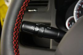 2014款铃木速翼特1.6L手动豪华版