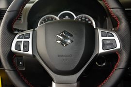 2014款铃木速翼特1.6L手动豪华版