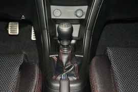 2014款铃木速翼特1.6L手动豪华版