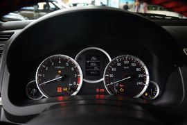 2014款铃木速翼特1.6L手动豪华版