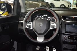 2014款铃木速翼特1.6L手动豪华版