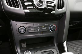 2018款福特福克斯两厢