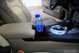 2009款丰田锐志2.5V试驾