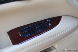 2009款丰田锐志2.5V试驾