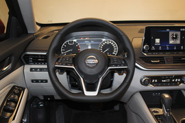2019款日产天籁ALTIMA