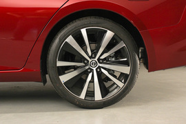 2019款日产天籁ALTIMA
