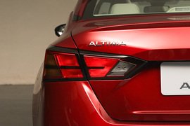 2019款日产天籁ALTIMA
