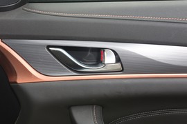 2018款长安逸动XT