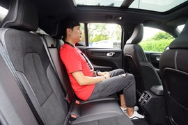   2019款沃尔沃XC40 T4四驱 子夜亚马逊蓝