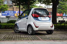 2018款众泰E200