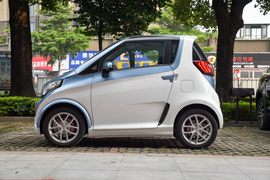 2018款众泰E200