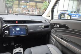 2018款众泰E200