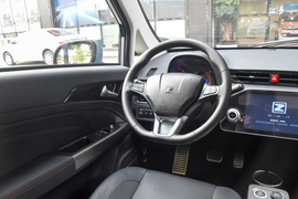 2018款众泰E200