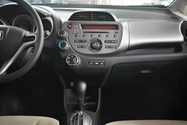 2011款本田飞度1.5L自动豪华版