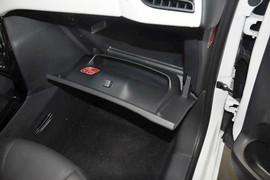 2013款DS3敞篷版1.6L手自一体至尊版