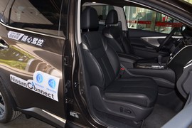 2019款日产楼兰2.5L