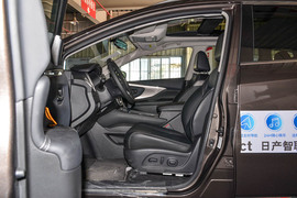 2019款日产楼兰2.5L