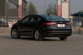 2019款福特蒙迪欧EcoBoost