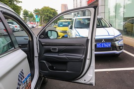 2018款三菱欧蓝德