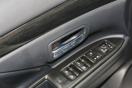 2018款三菱欧蓝德