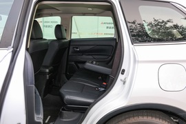 2018款三菱欧蓝德