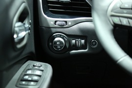 Jeep全新自由光