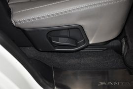 2013款现代格锐3.0L手自一体舒适版