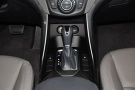 2013款现代格锐3.0L手自一体舒适版