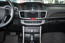 2014款本田雅阁2.0LX