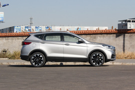   2019款一汽骏派D80 TD220 自动豪华型