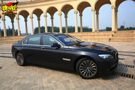 2009款宝马750Li试驾