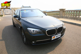 2009款宝马750Li试驾