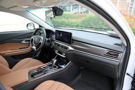 2019款北汽绅宝智道