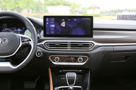 2019款北汽绅宝智道