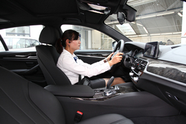 2019款宝马525Li